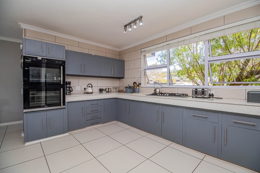 5 Bedroom Property for Sale in Seaside Longships Western Cape
